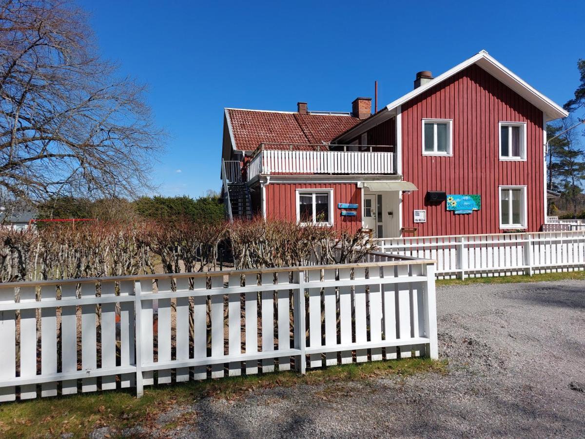 Flora Dekor Gaestgard, Lenagarden Guest House Alingsås Exterior foto